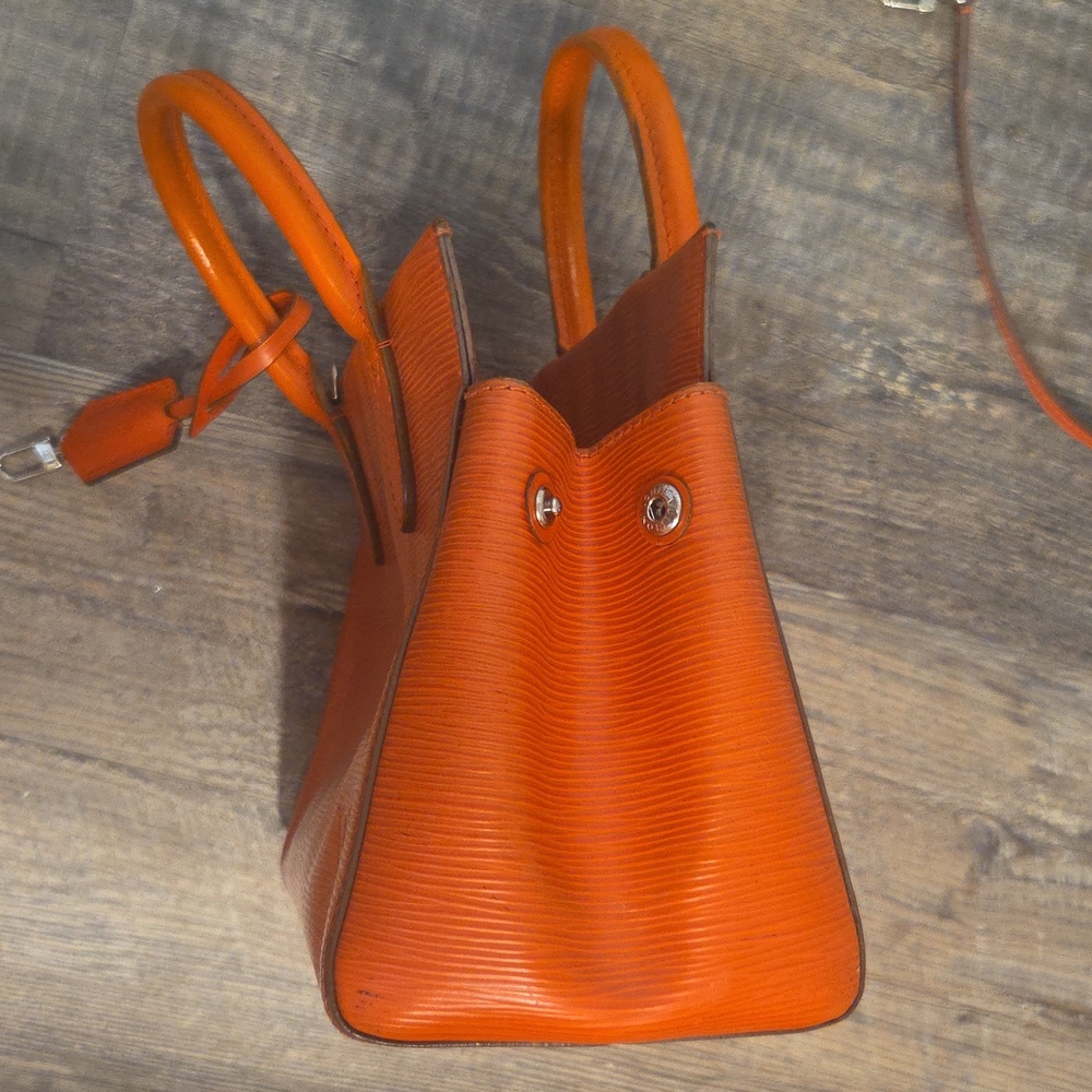 Louis Vuitton Marly MM Orange Epi Leather Crossbody Top Handle Removable Strap - Picture 16 of 17